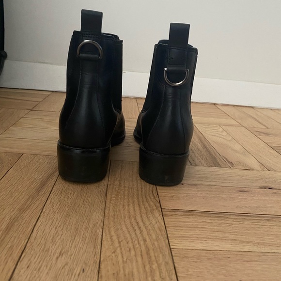 Cole Haan black waterproof Chelsea boot size 6 - Picture 5 of 7